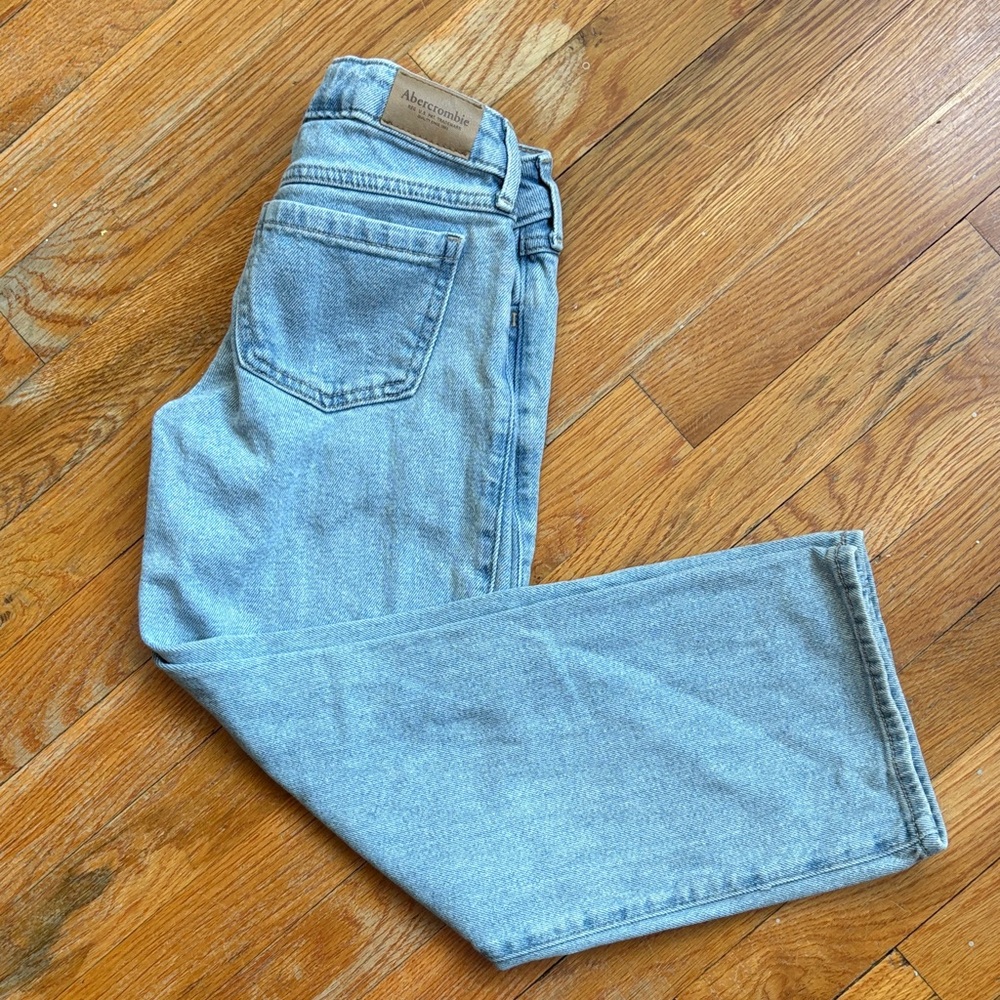 Abercrombie kids low rise baggy Jeans in Soft Blue